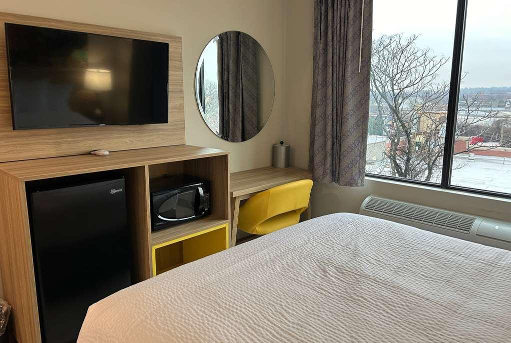 Days Inn By Wyndham Staten Island New York City Room photo